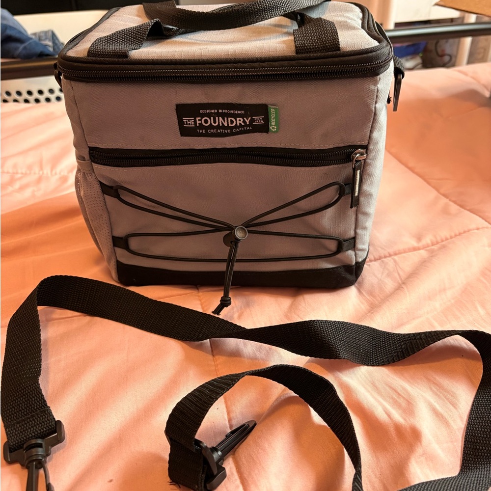 The Foundry Supply Co. Gray and Black Insulated Lunch Bag